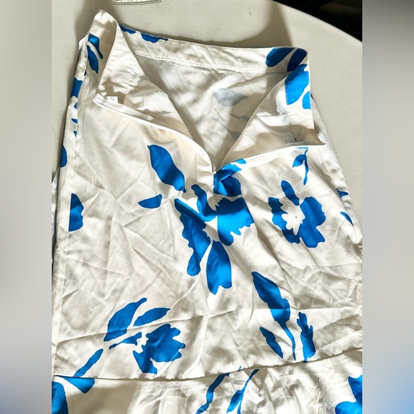 SHEIN Floral Blue and White Women's Skirt Size Small - Picture 11 of 14